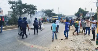গাজীপুরে বকেয়া বেতনের দাবিতে কারখানা ভাঙচুর: অজ্ঞাত ৫ শতাধিক শ্রমিকের নামে মামলা